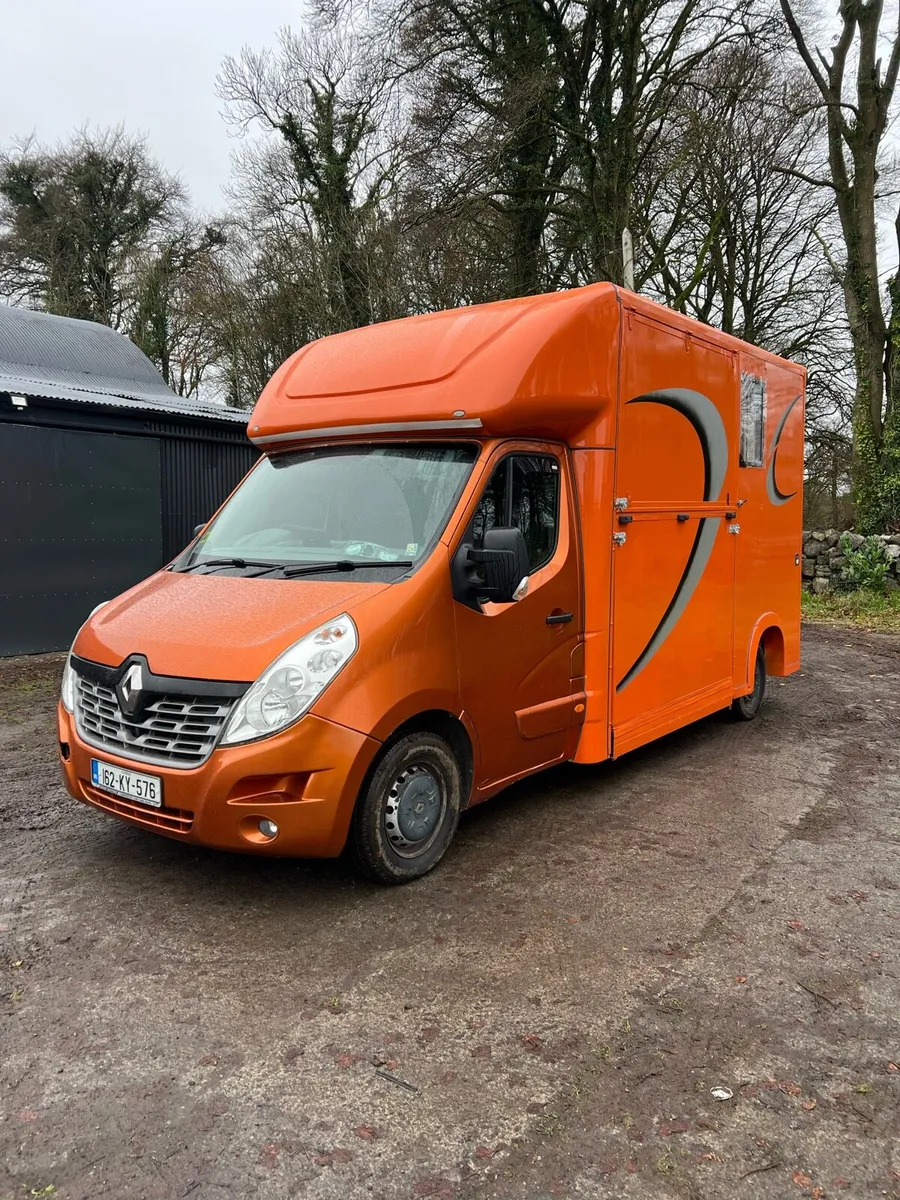 Horse lorry - Image 1