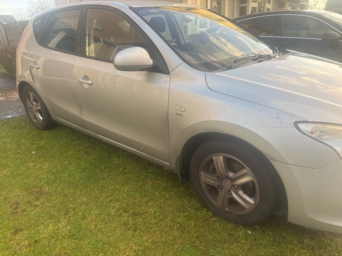 Hyndai i30 - Image 2