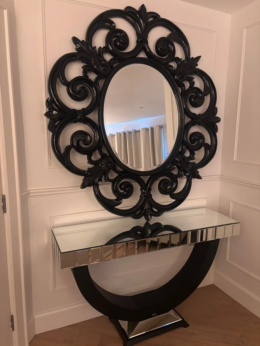 Console table & Mirror - Image 1
