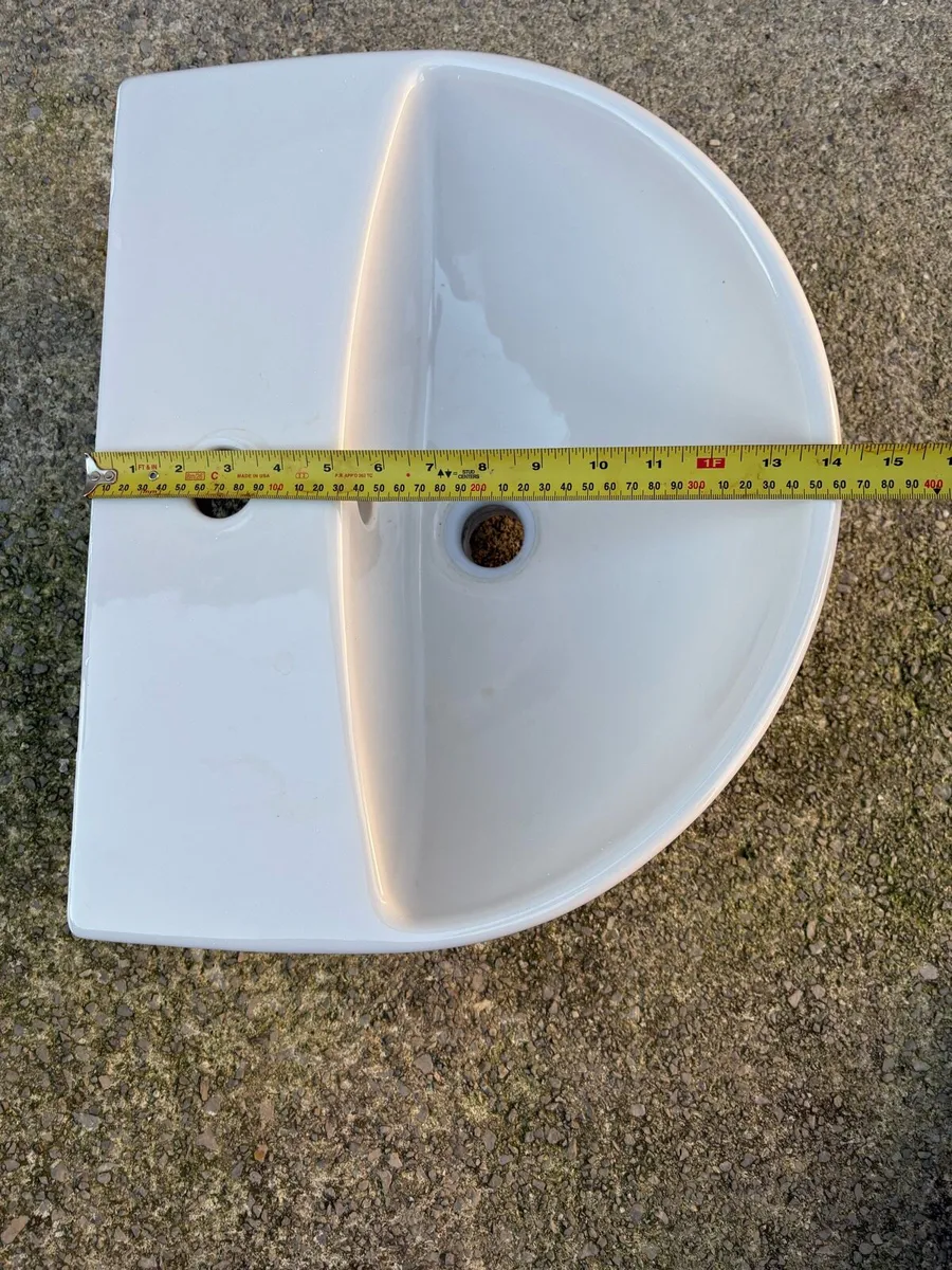 Wash hand basin and Pedestal - Image 3