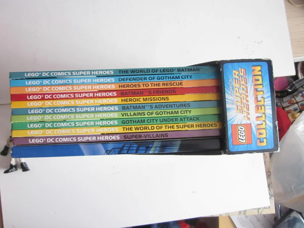 LEGO DC Comics Super Heroes Collection 10 Book Box - Image 3