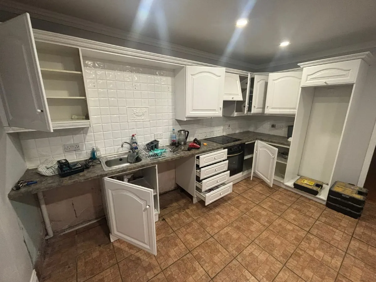 Kitchen Units - Image 2