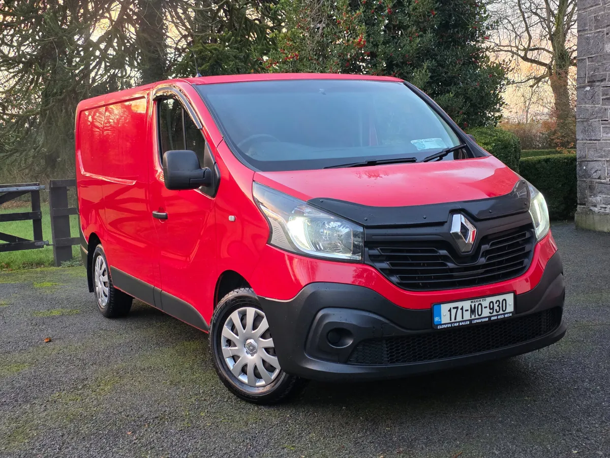 17 Renault Trafic 1.6 Fresh Cvrt No Vat - Image 1