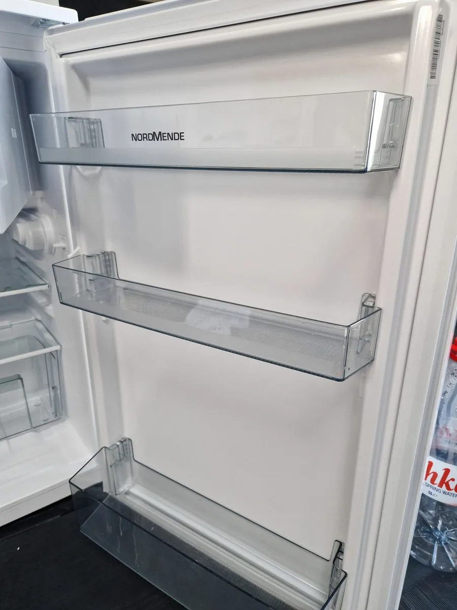 Fridge with Icebox - Image 3