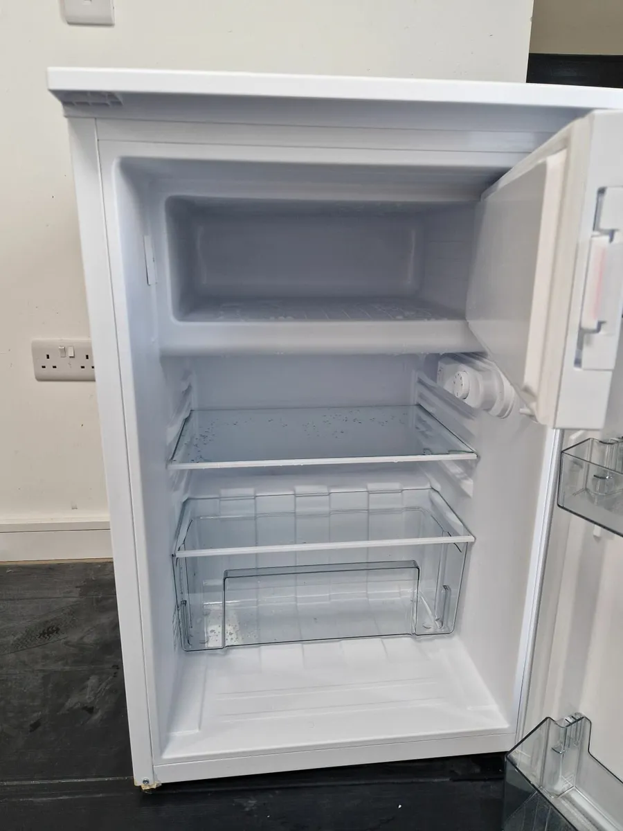 Fridge with Icebox - Image 4