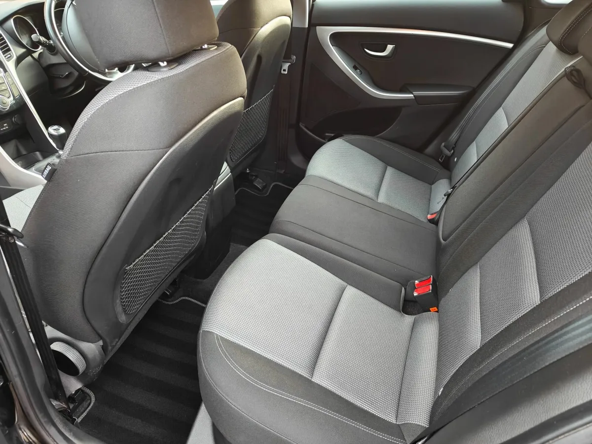 Hyundai i30 2017 - Image 2