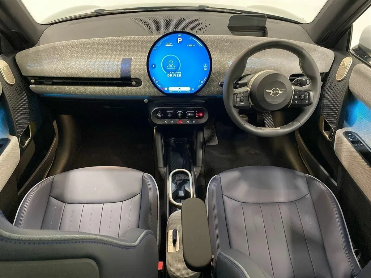 Mini Cooper Cooper SE - Image 4