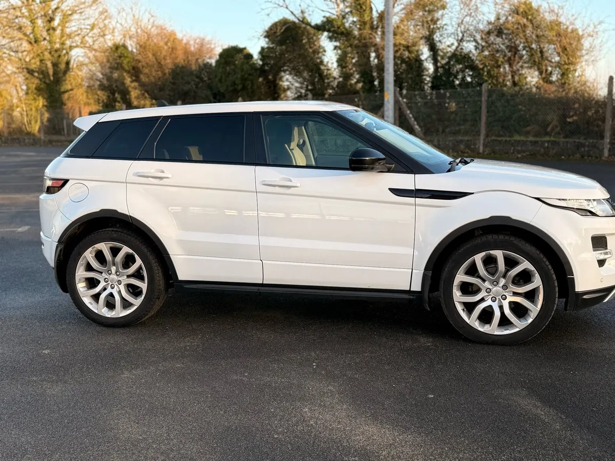 Range Rover Evoque 2.2 Automatic 4x4 - Image 2