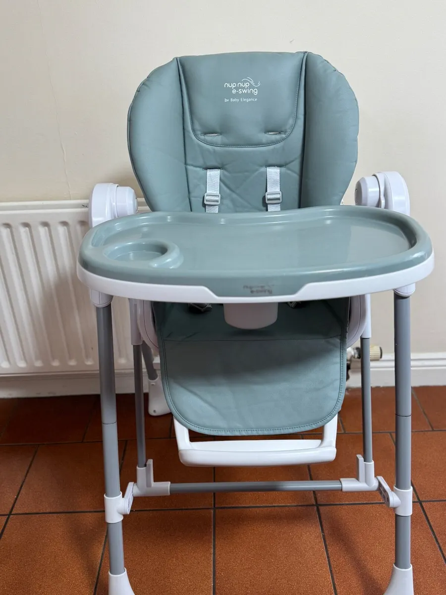 Baby high chair - Image 1