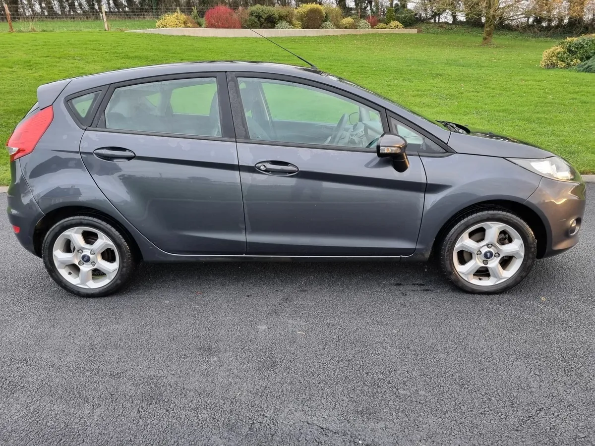 Ford Fiesta 2010 - Image 3