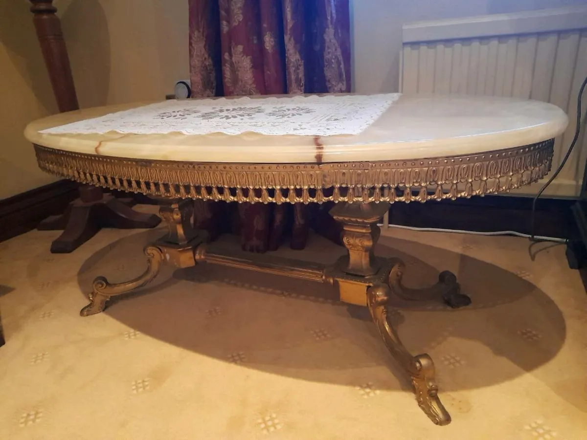 Marble top table - Image 1
