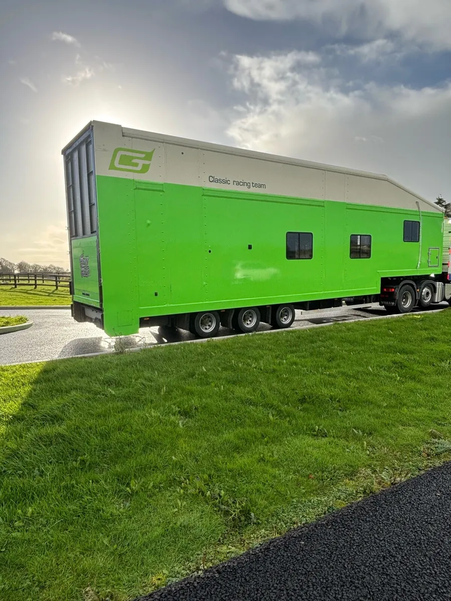 Race trailer motorhome - Image 2