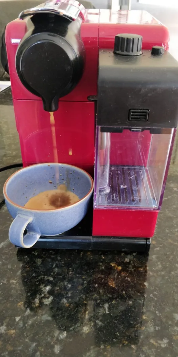 DeLonghi Nespresso Coffee Machine - Image 2