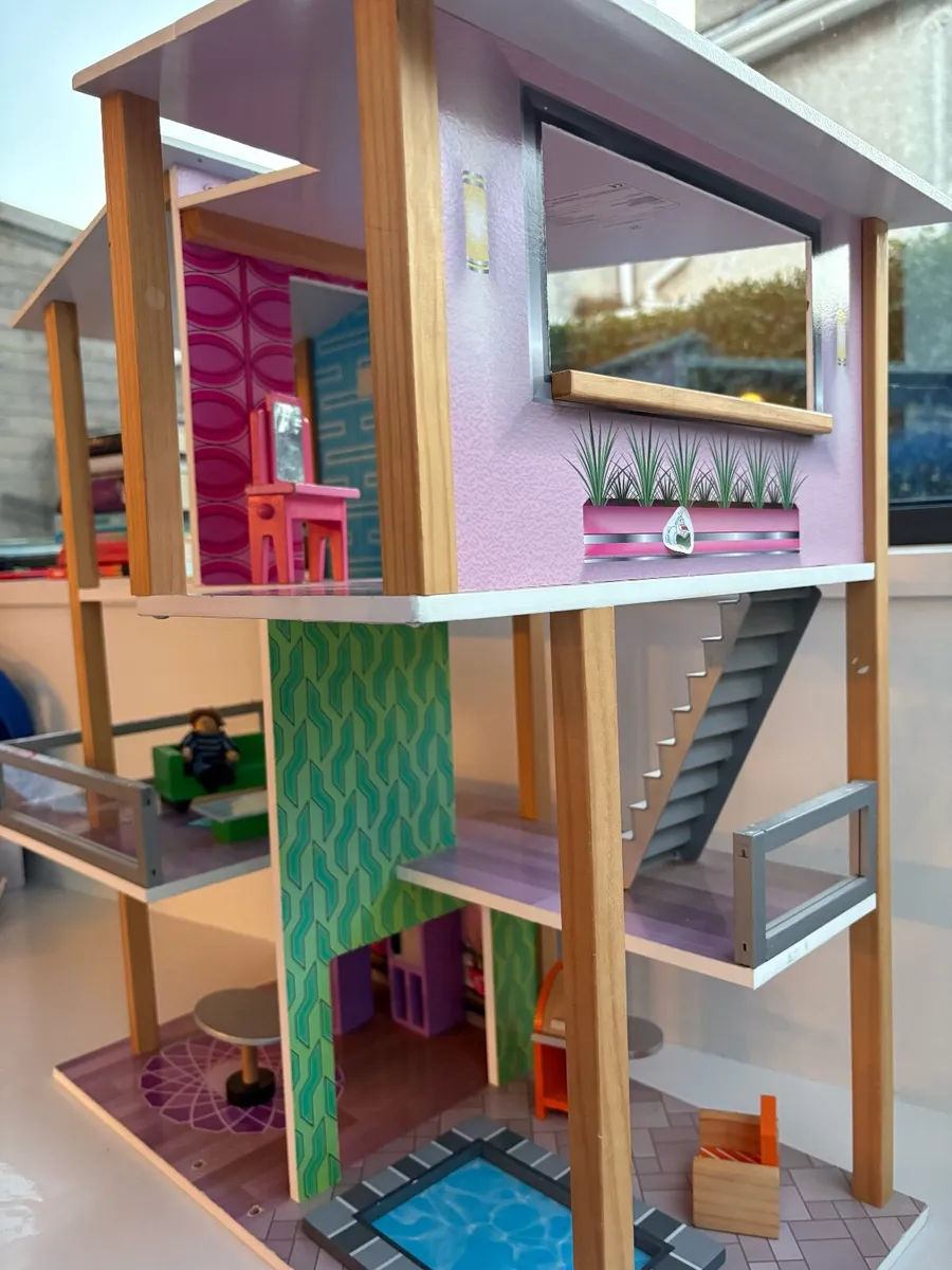 Dolls house - Image 3