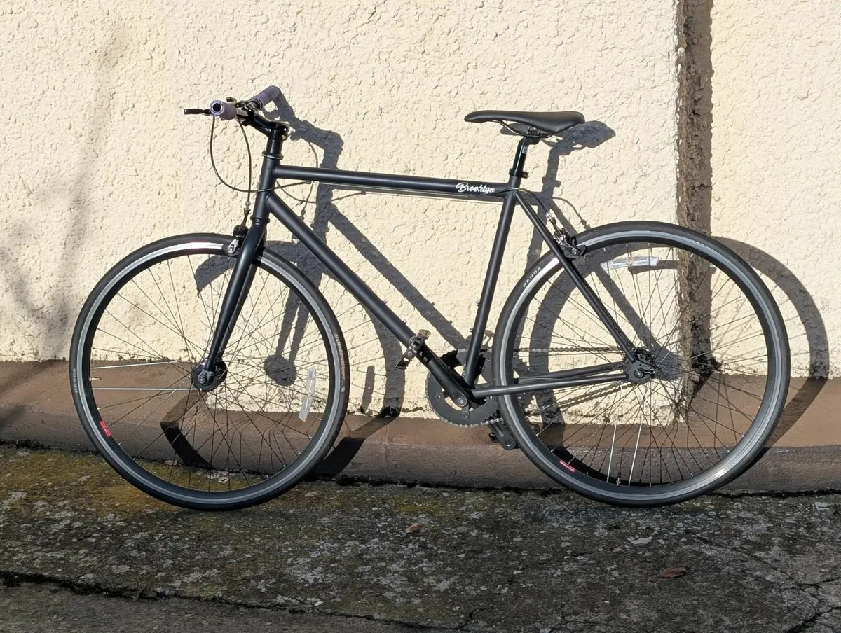 Martello Brooklyn Black Fixie Single Speed Bike - Image 1
