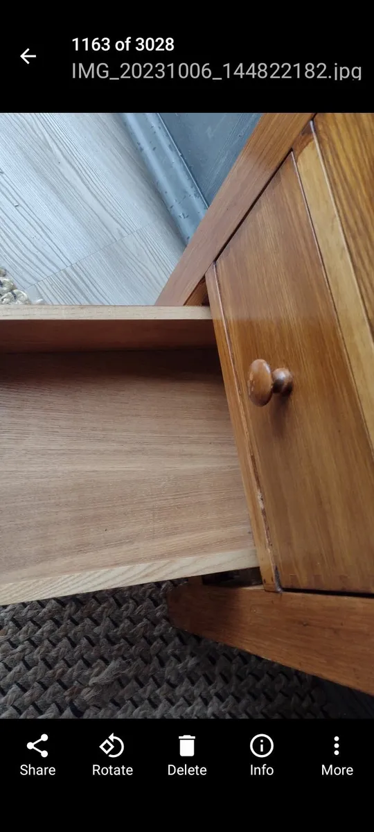 Very heavy solid Oak side table with drawers - Image 4