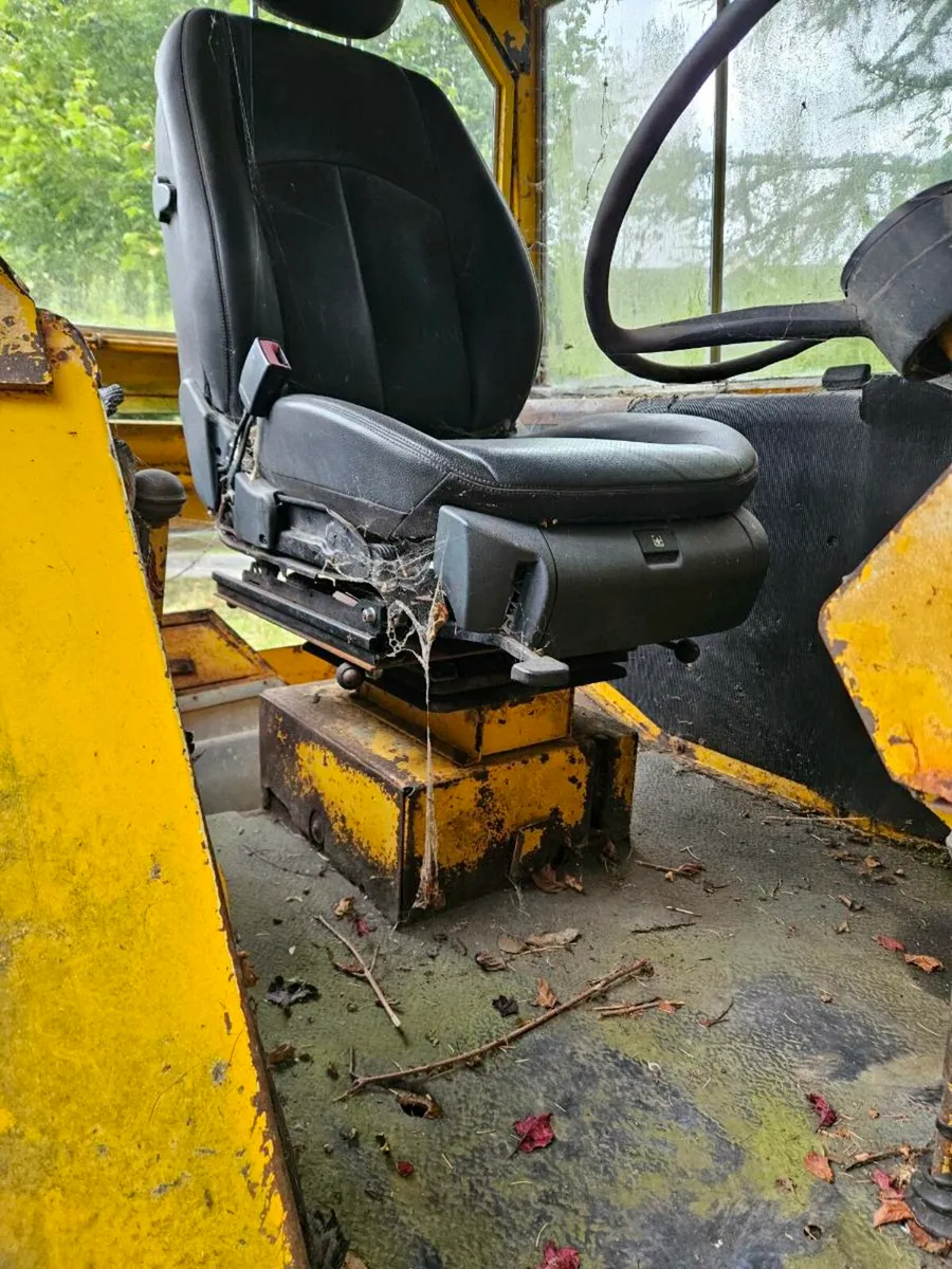 Winter Feeding Machine 50B + Shear grab - Image 2