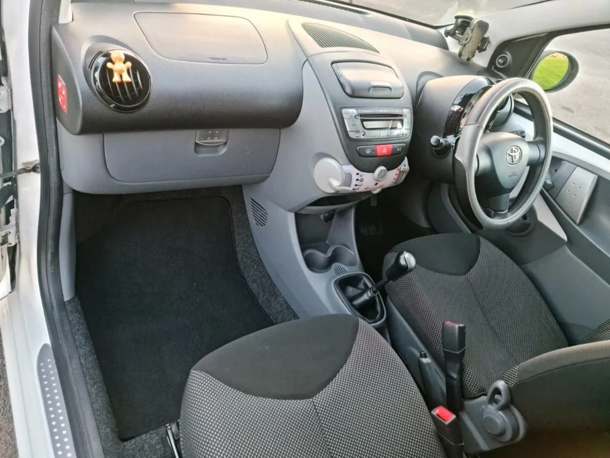 Toyota Aygo 2011 - Image 4