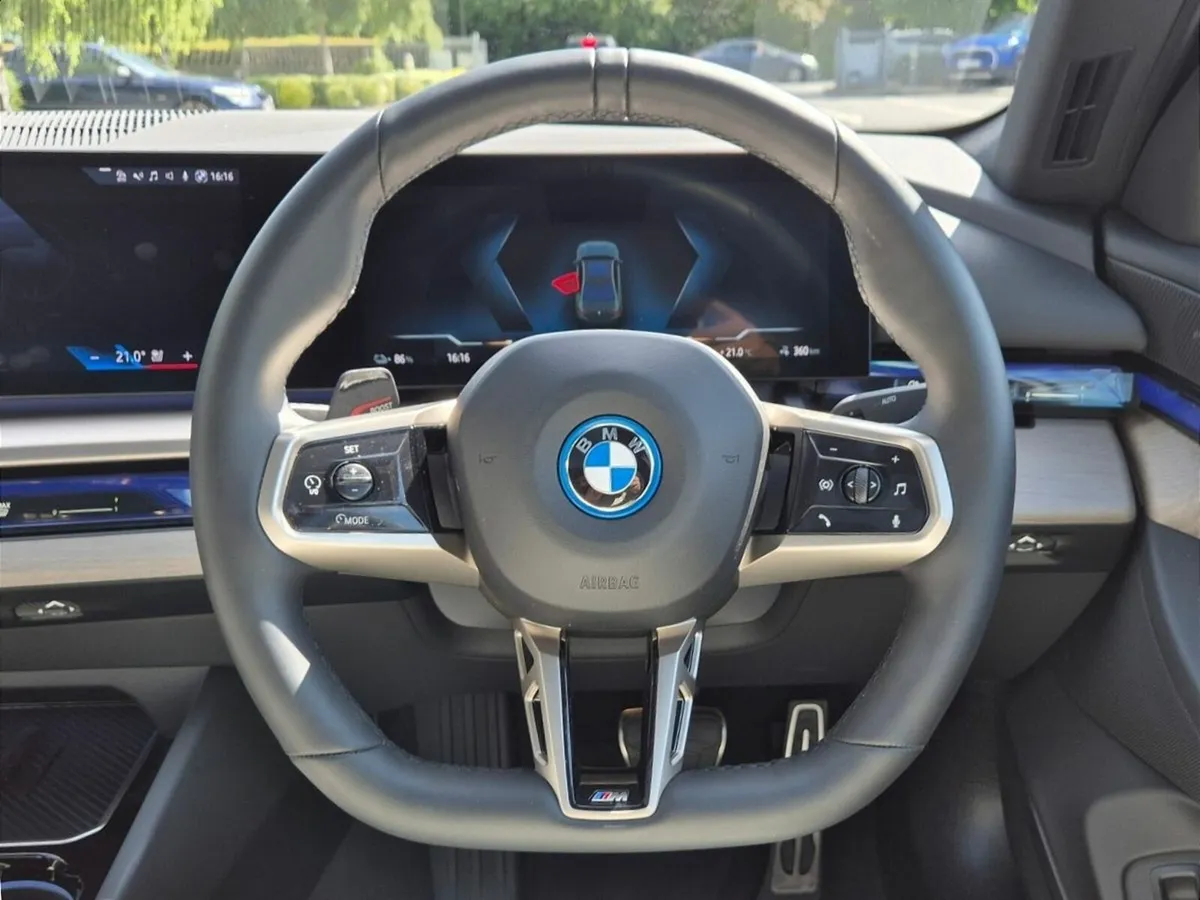 BMW i5 eDrive40 M Sport Pro Saloon - Image 4
