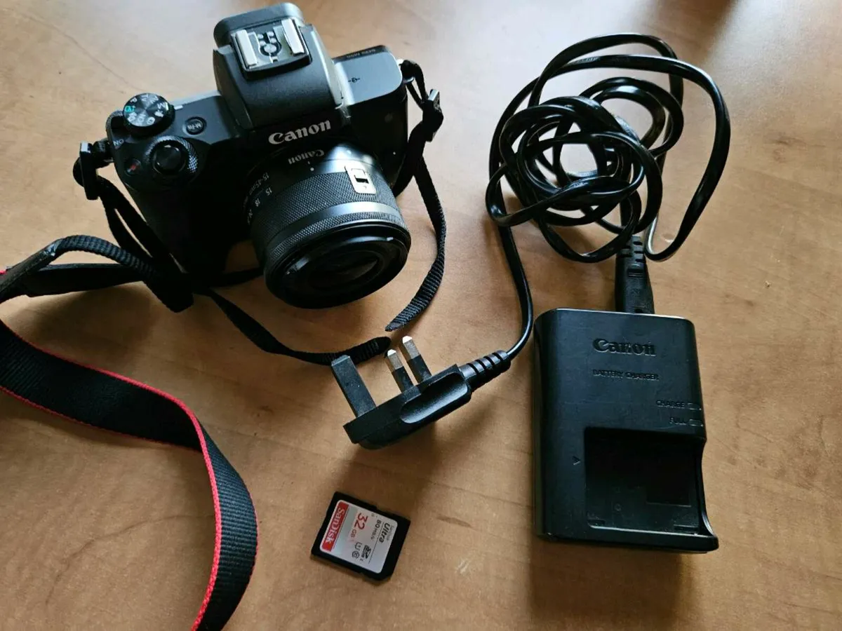 Canon Eos M50 + 15-45mm Is Stm - Image 1