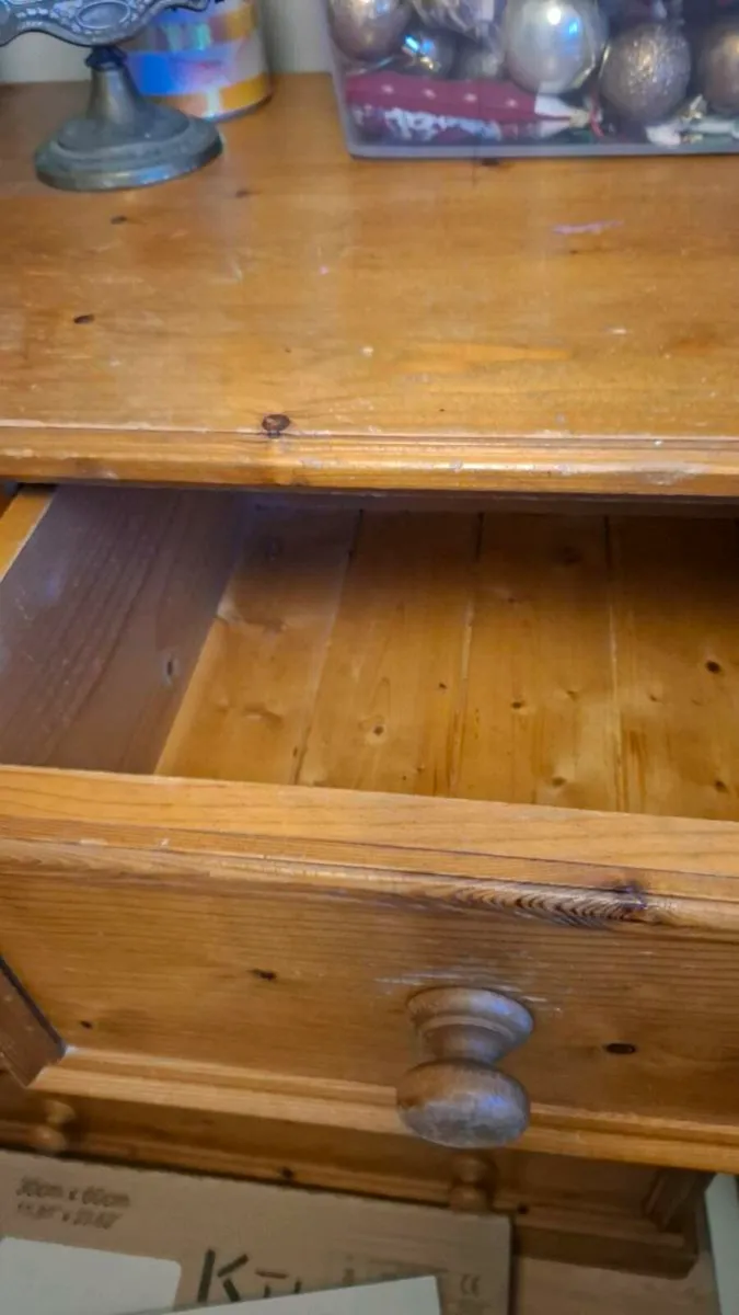 Pine chest of drawers - Image 2