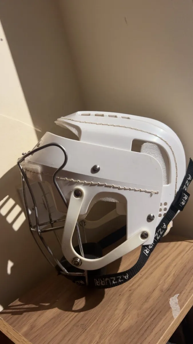 Cooper hurling helmet - Image 2