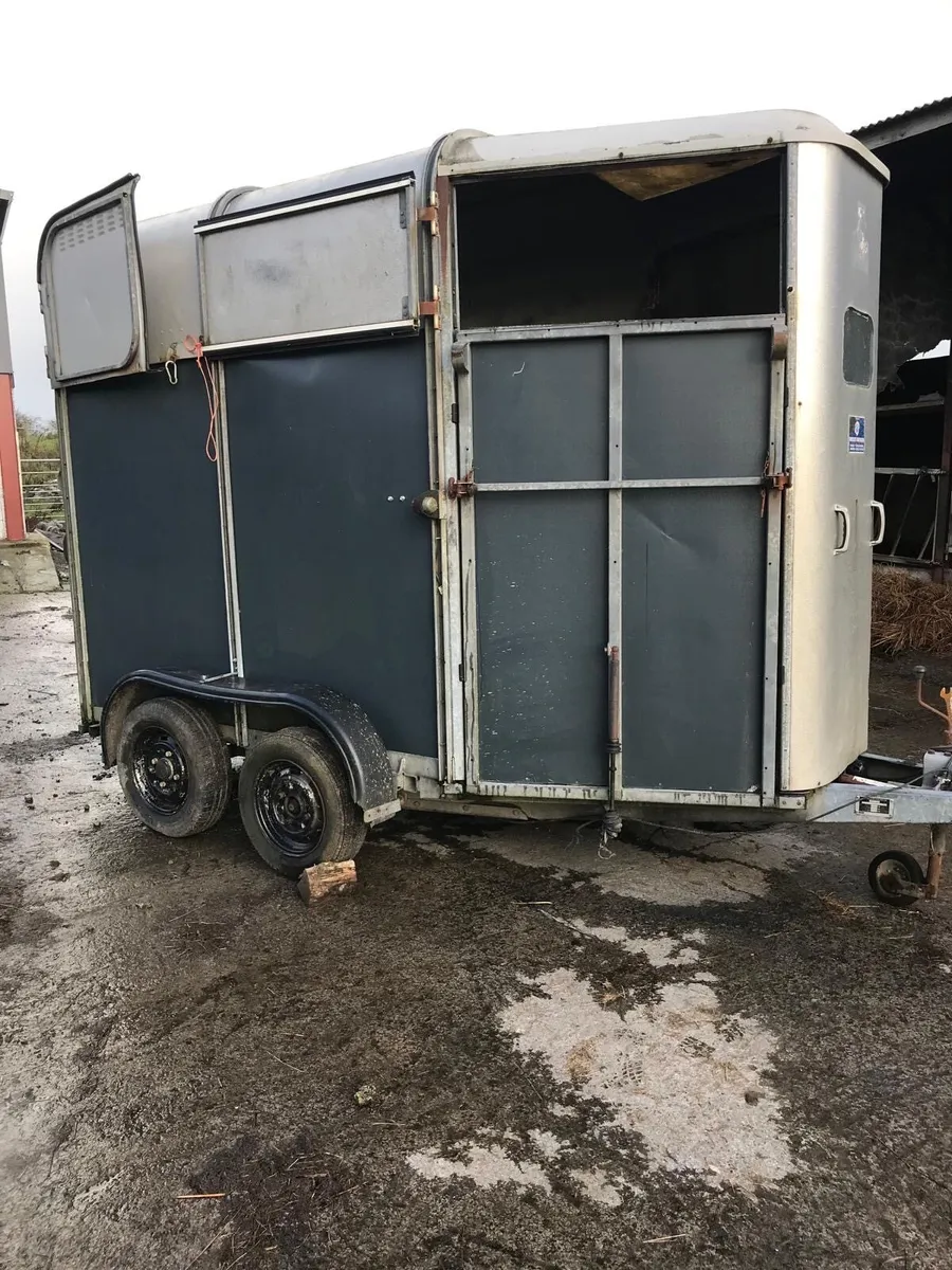 Ifor Williams horse box - Image 2