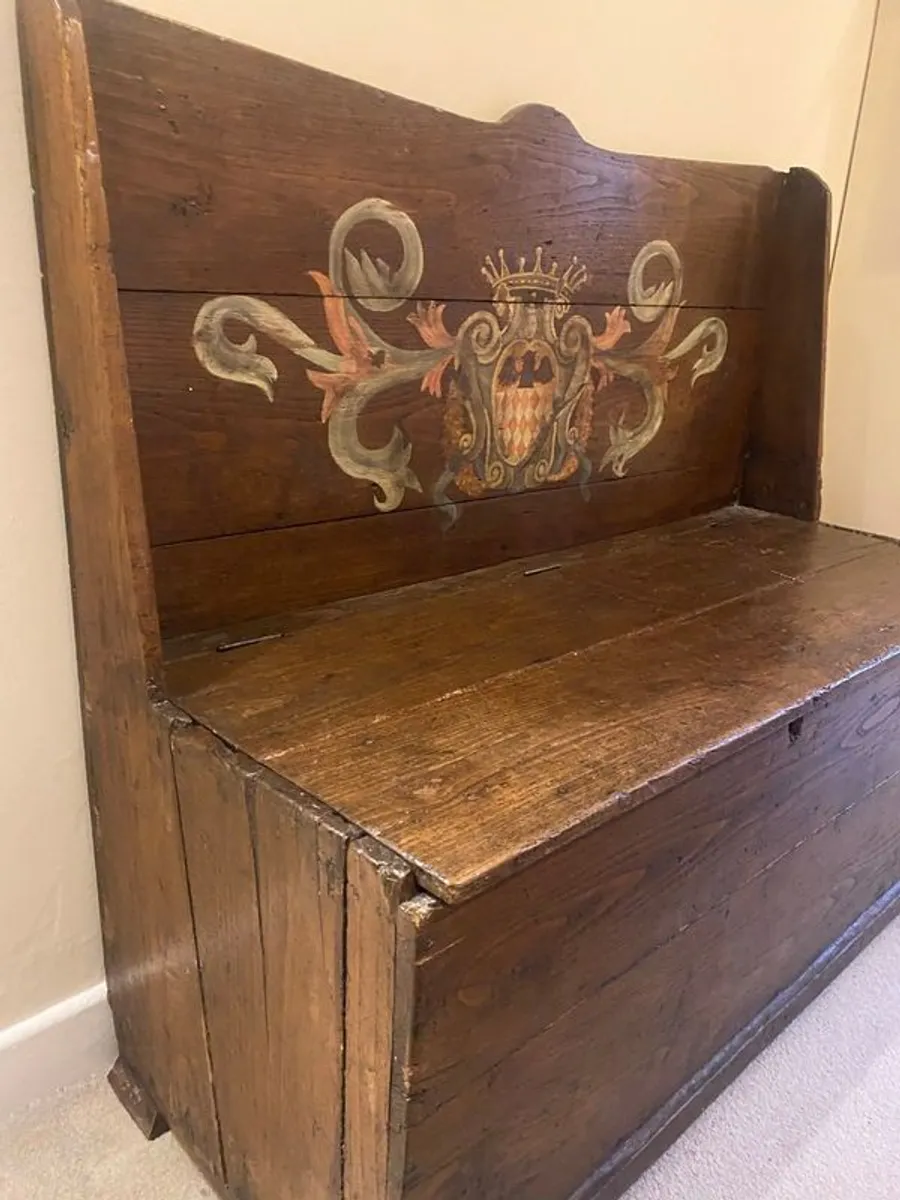 Antique Italian Wooden Storage Bench - Image 1