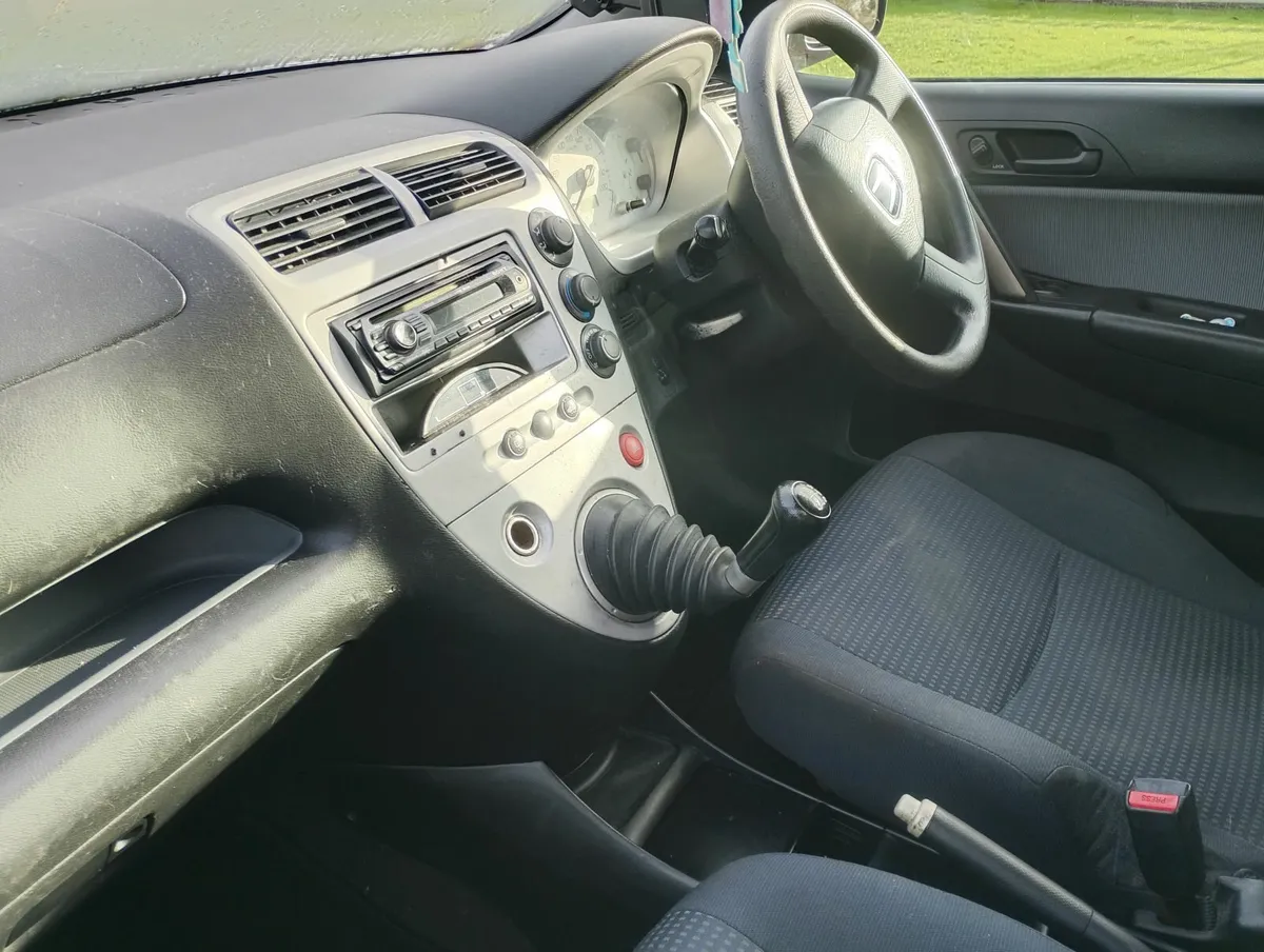 Honda Civic 2003 - Image 2