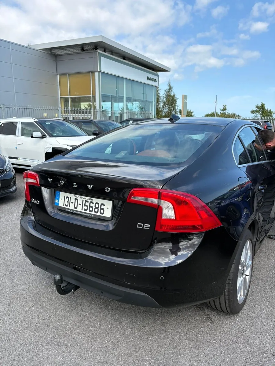 Volvo S60 D2 Automatic - Image 2