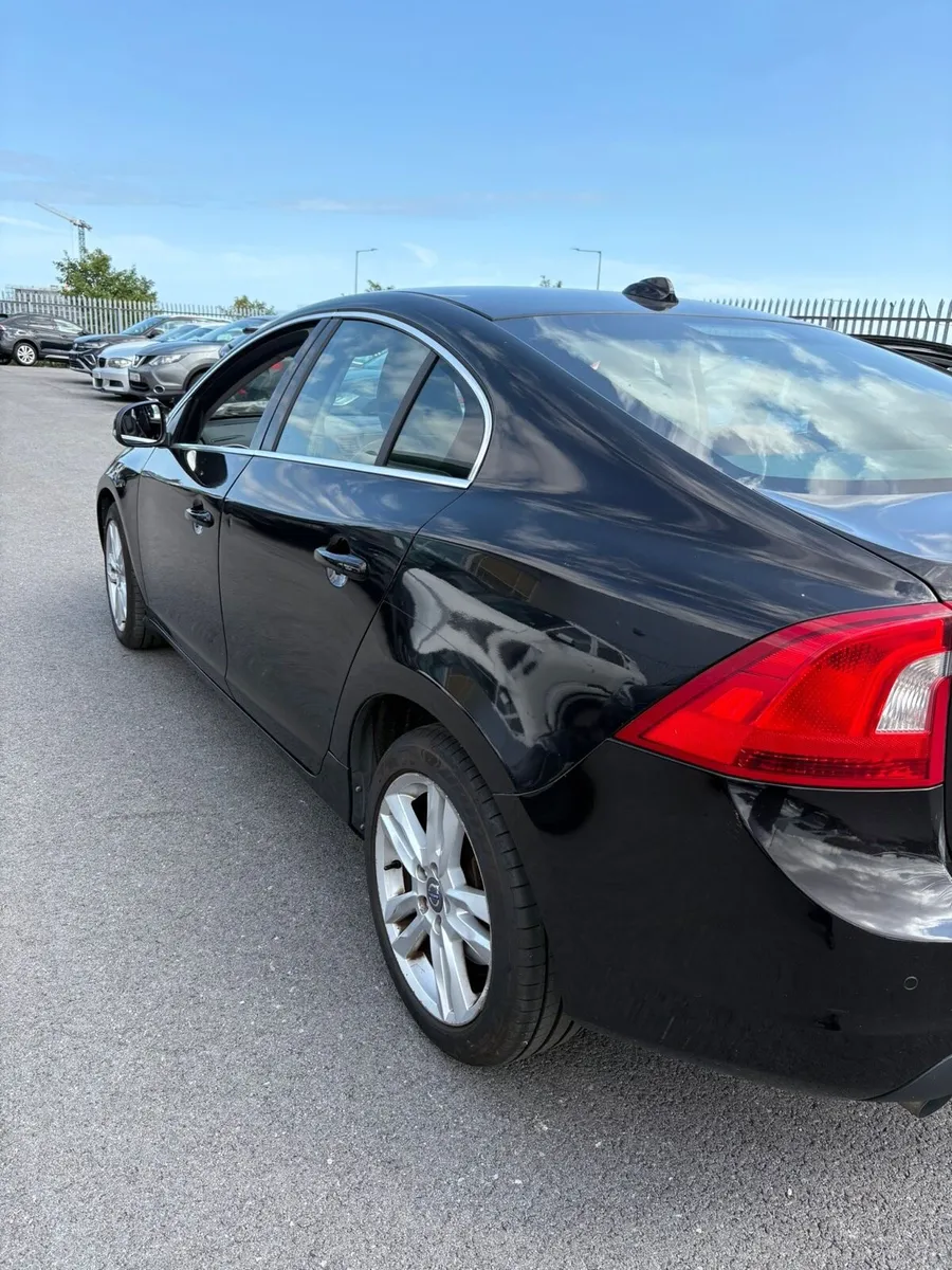 Volvo S60 D2 Automatic - Image 3