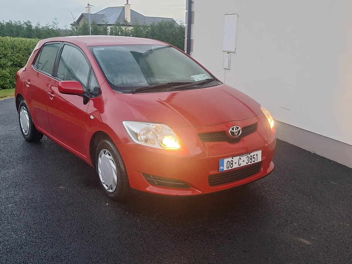 Toyota Auris 2008 - Image 1