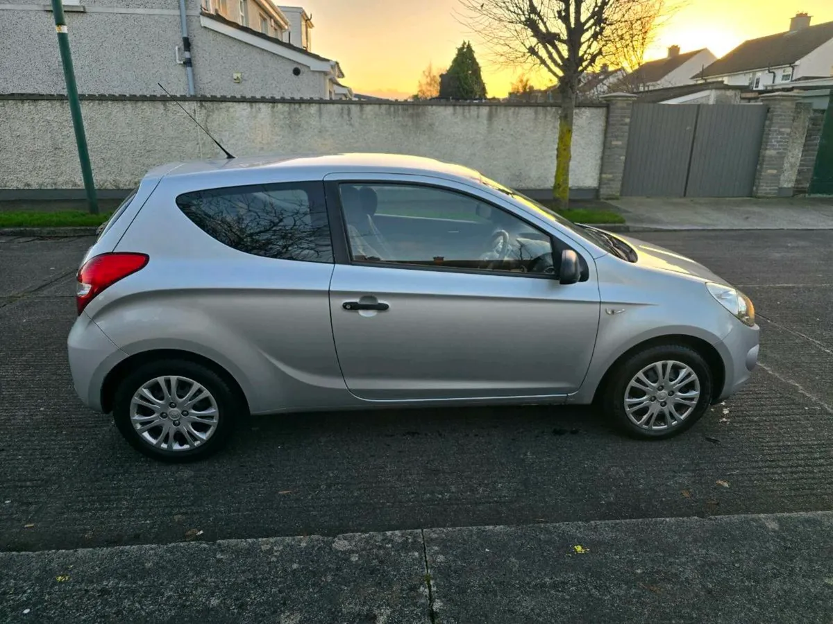 **NEW NCT 10.26** Hyundai i20 1.2 Petrol - Image 4