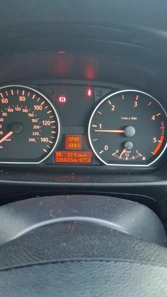 BMW 1-Series 2005 - Image 2