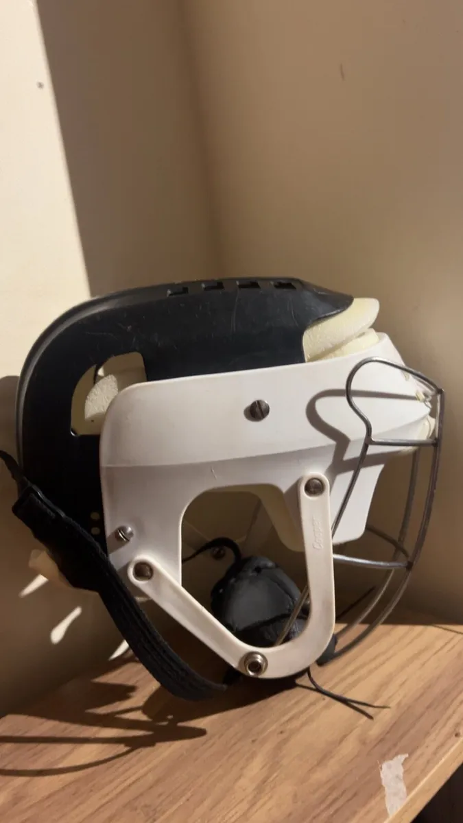 Cooper hurling helmet - Image 3