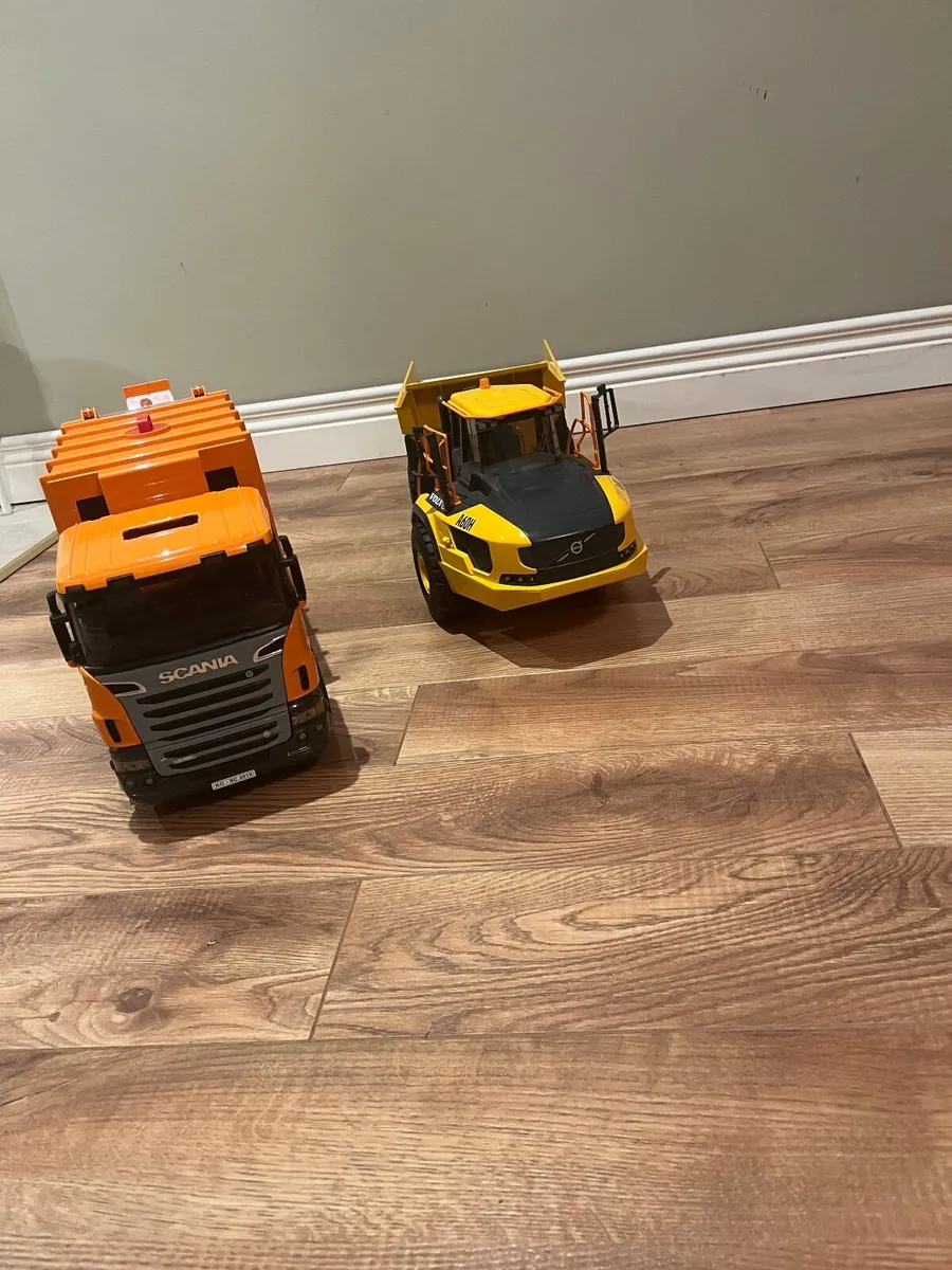 Toy trucks - Image 2