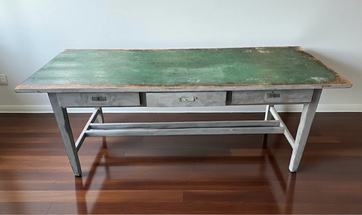 Large table - Image 2