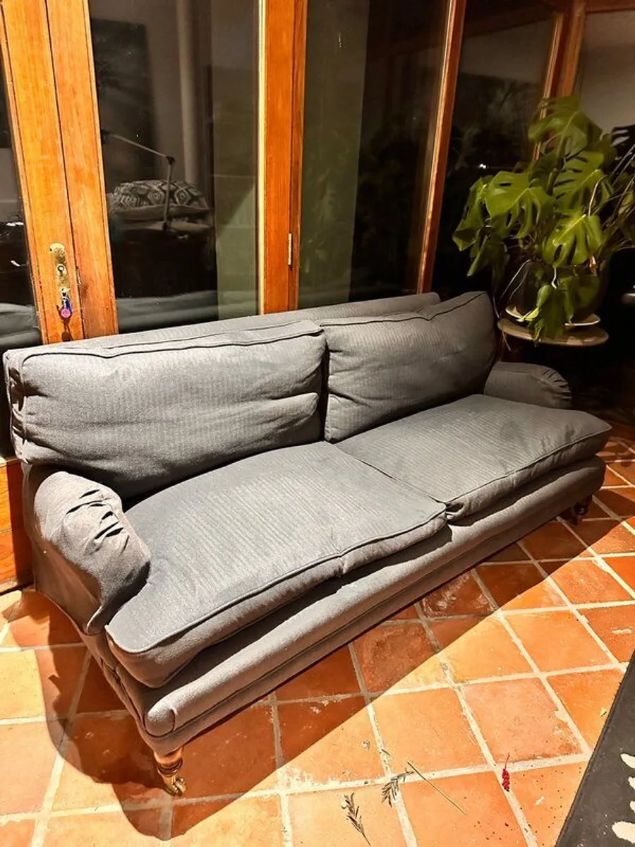 Couch - Image 2