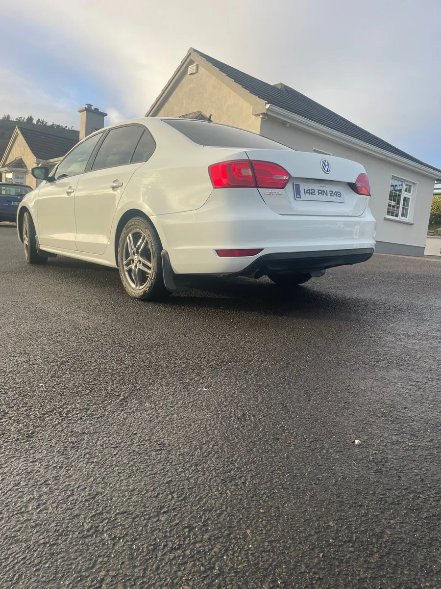 Volkswagen Jetta 142 - Image 4
