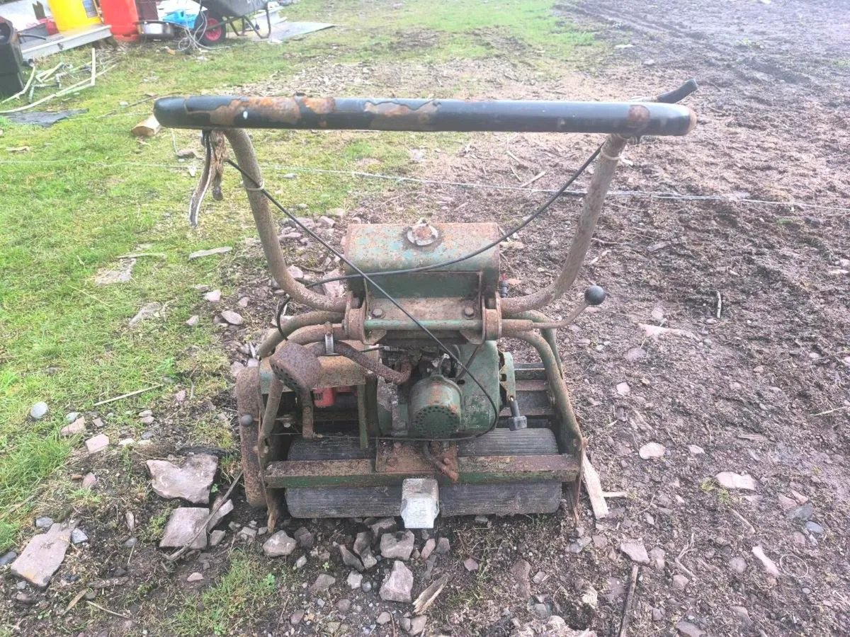 Atco vintage lawn mower - Image 2