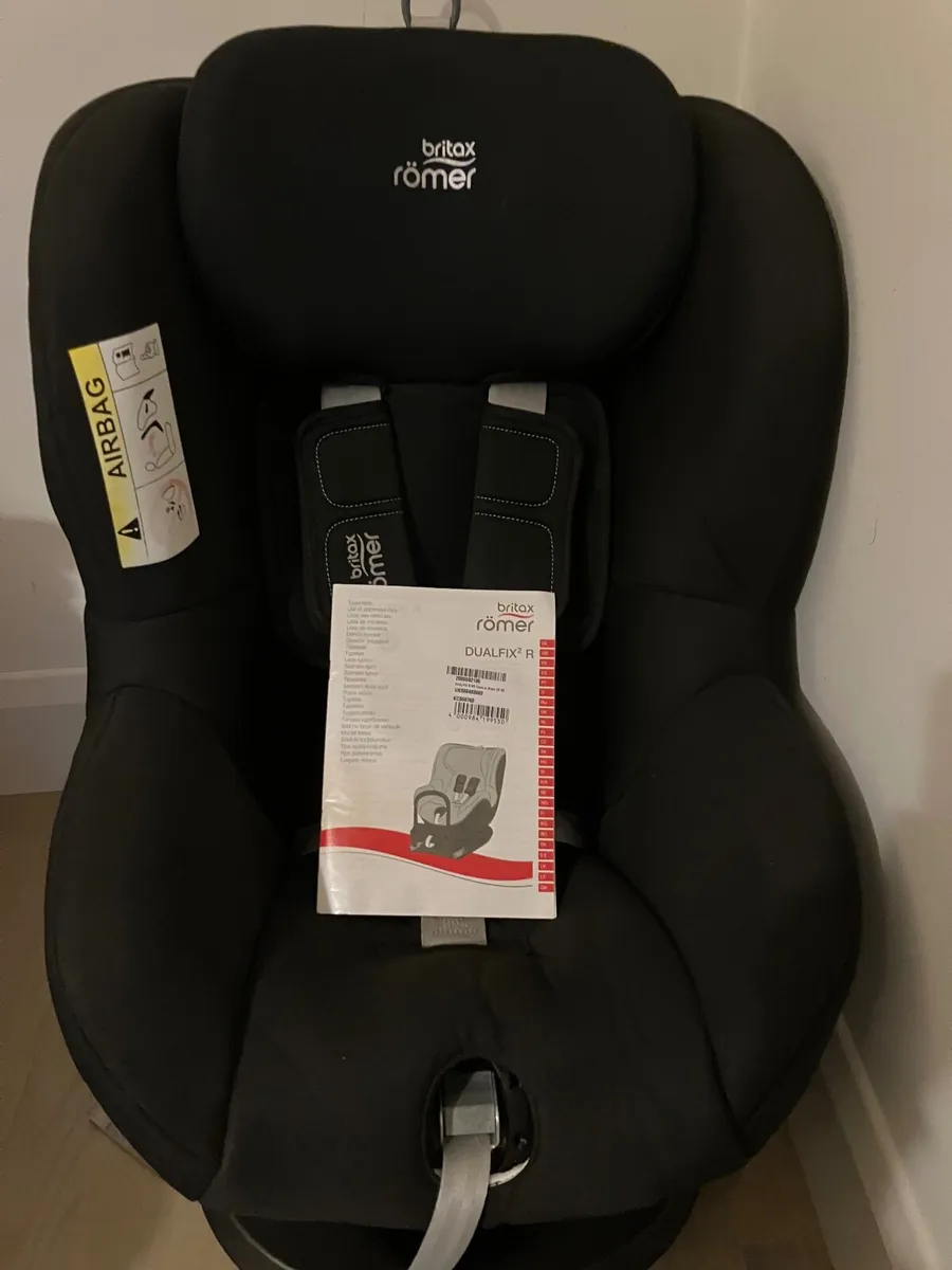 Britax  Romer Car seat dual fix 360 swivel - Image 3