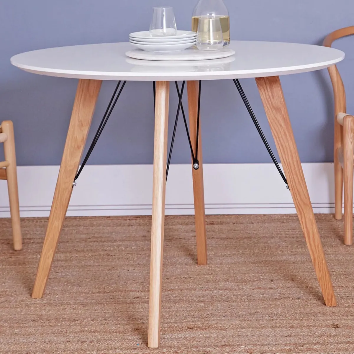 Circular 4 person table with Ash Legs ( 1meter )