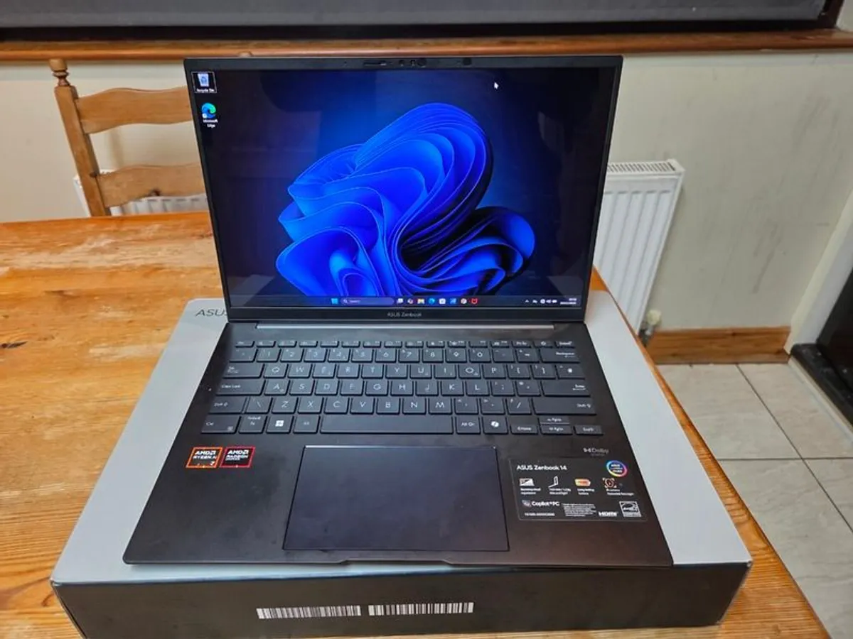 New Asus zenbook 14 Oled. Ryzen AI 7, 16 GB RAM, 1 TB SSD - Image 1