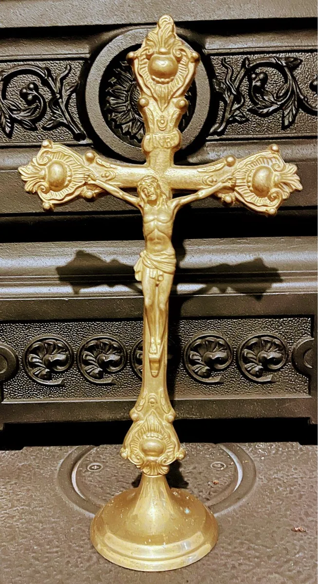 Vintage Brass Crucifix - Image 1