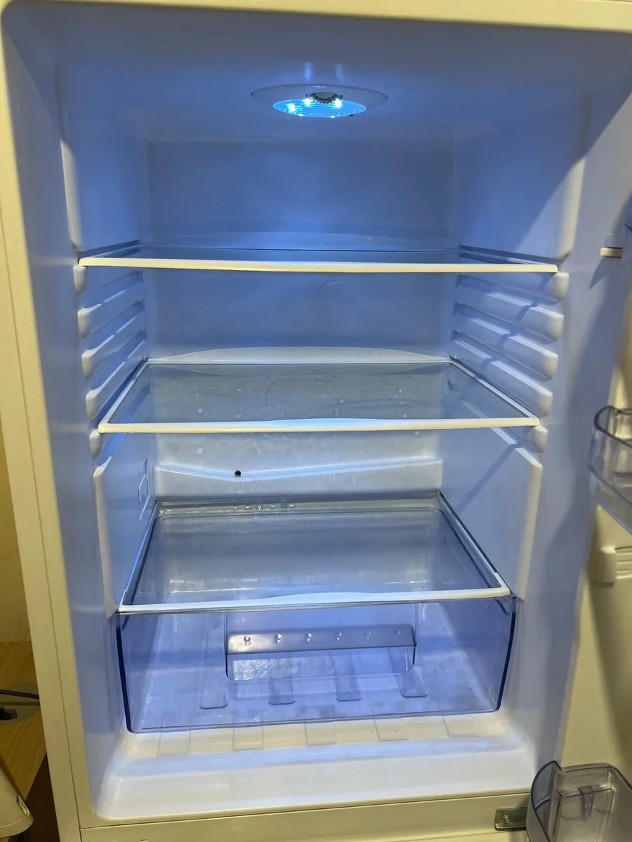 50/50 Fridge freezer - Image 2