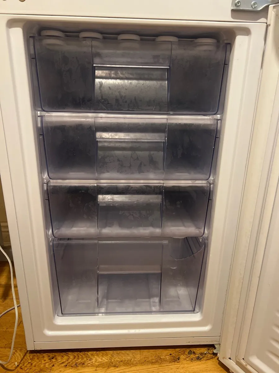 50/50 Fridge freezer - Image 4