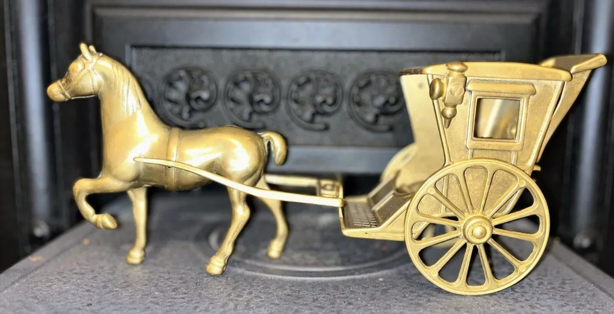 Brass horse and carriage - Image 1