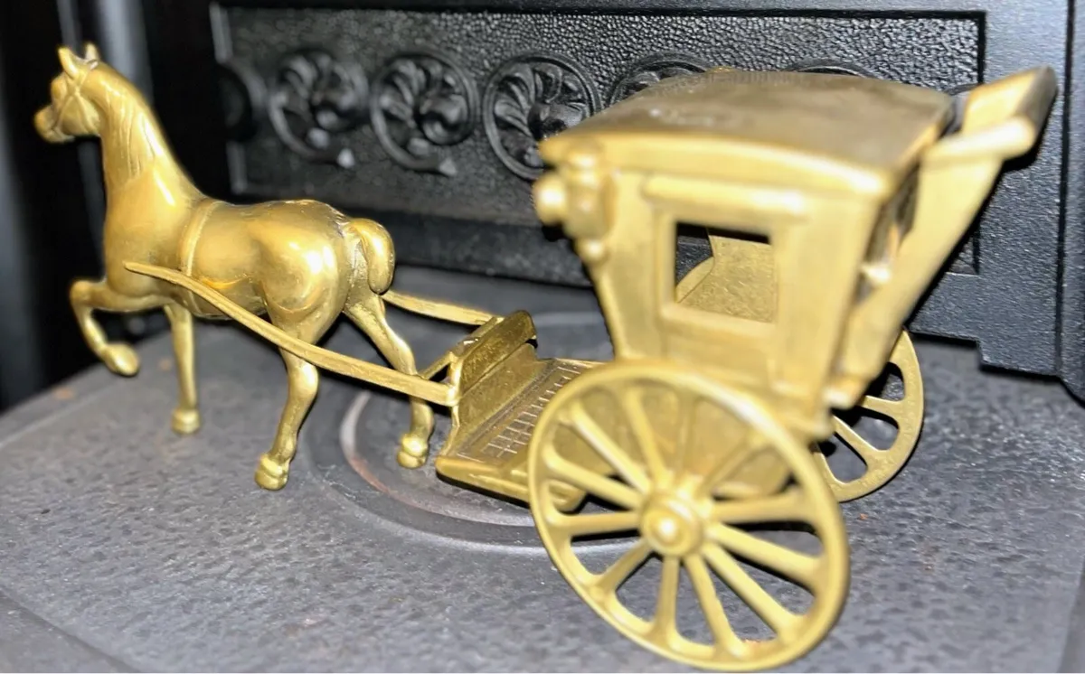 Brass horse and carriage - Image 2