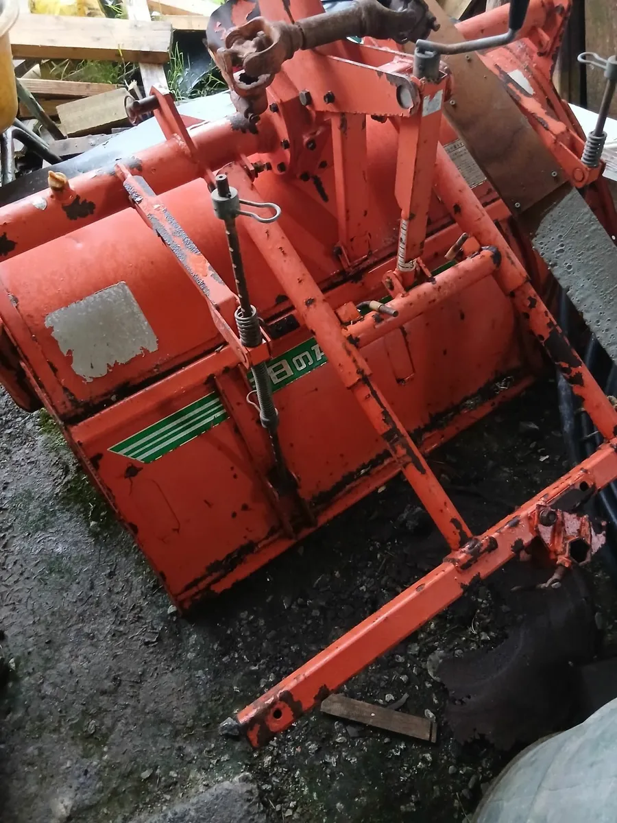 Compact road sweper - Image 4