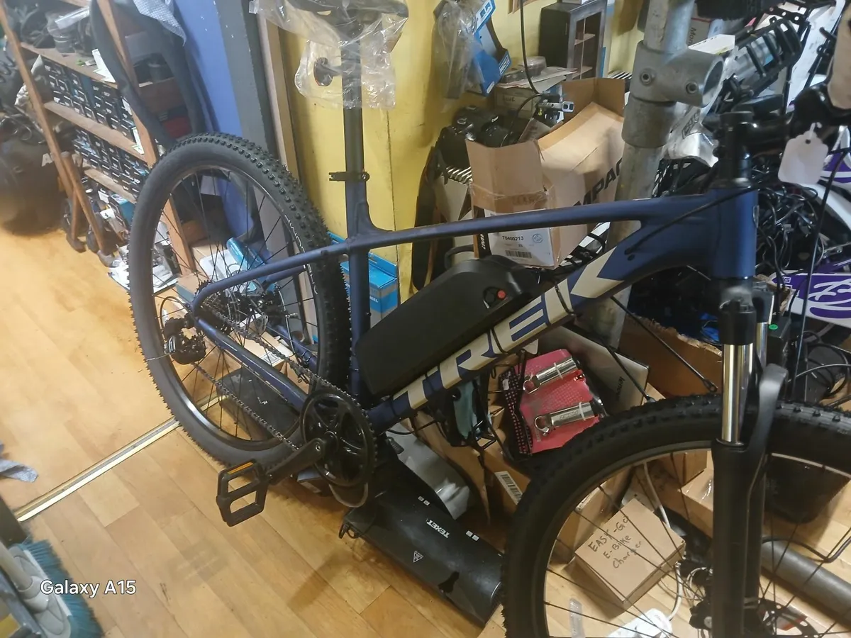 TREK MARLIN 4 E BIKE - Image 3